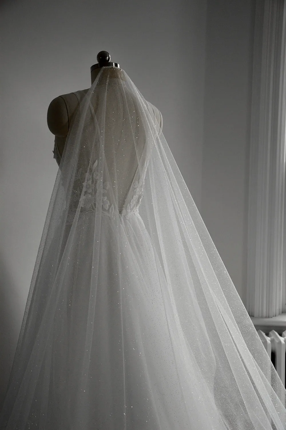 AURA | Long Sparkle Veil