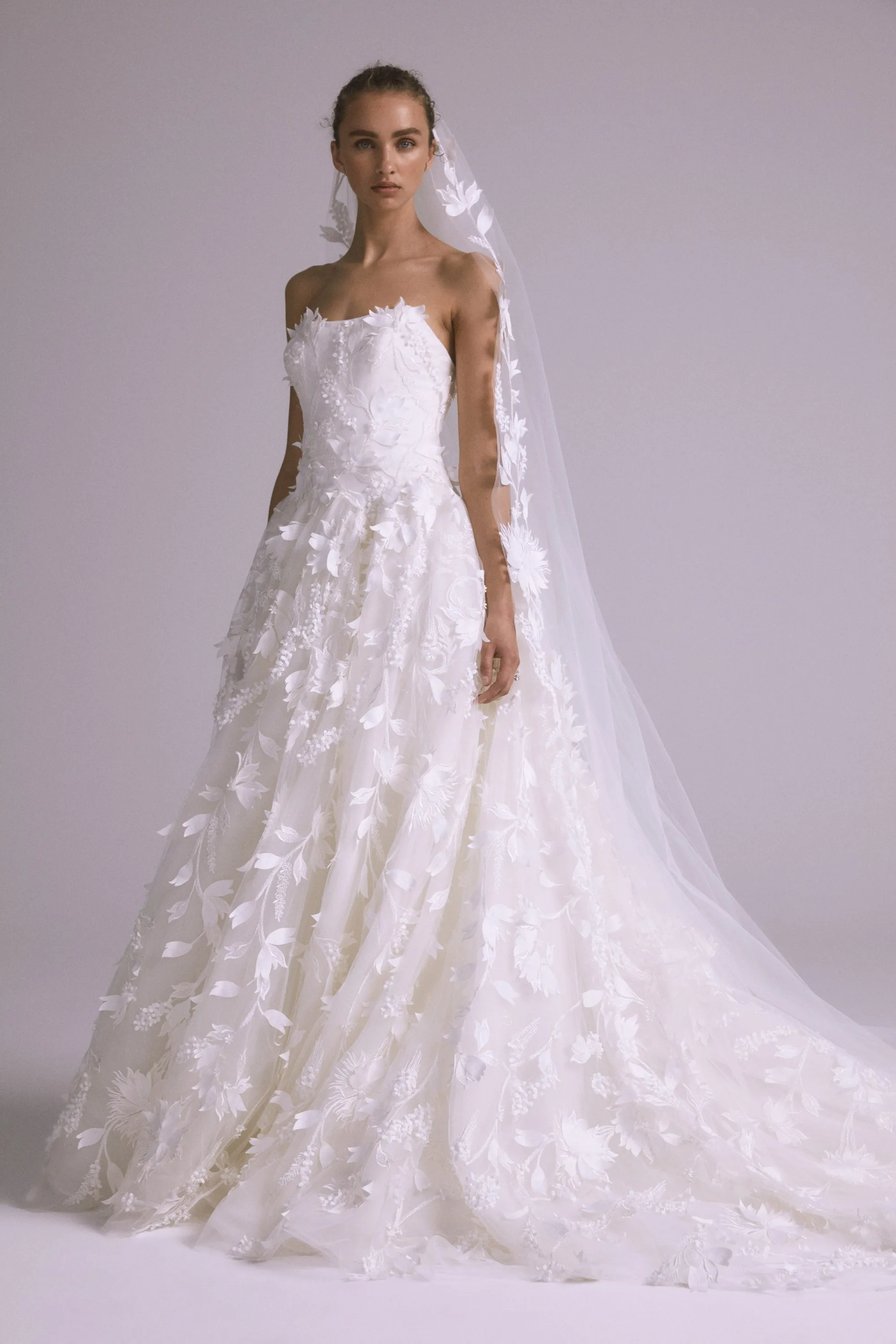 AVA817 - Embellished Floral Veil