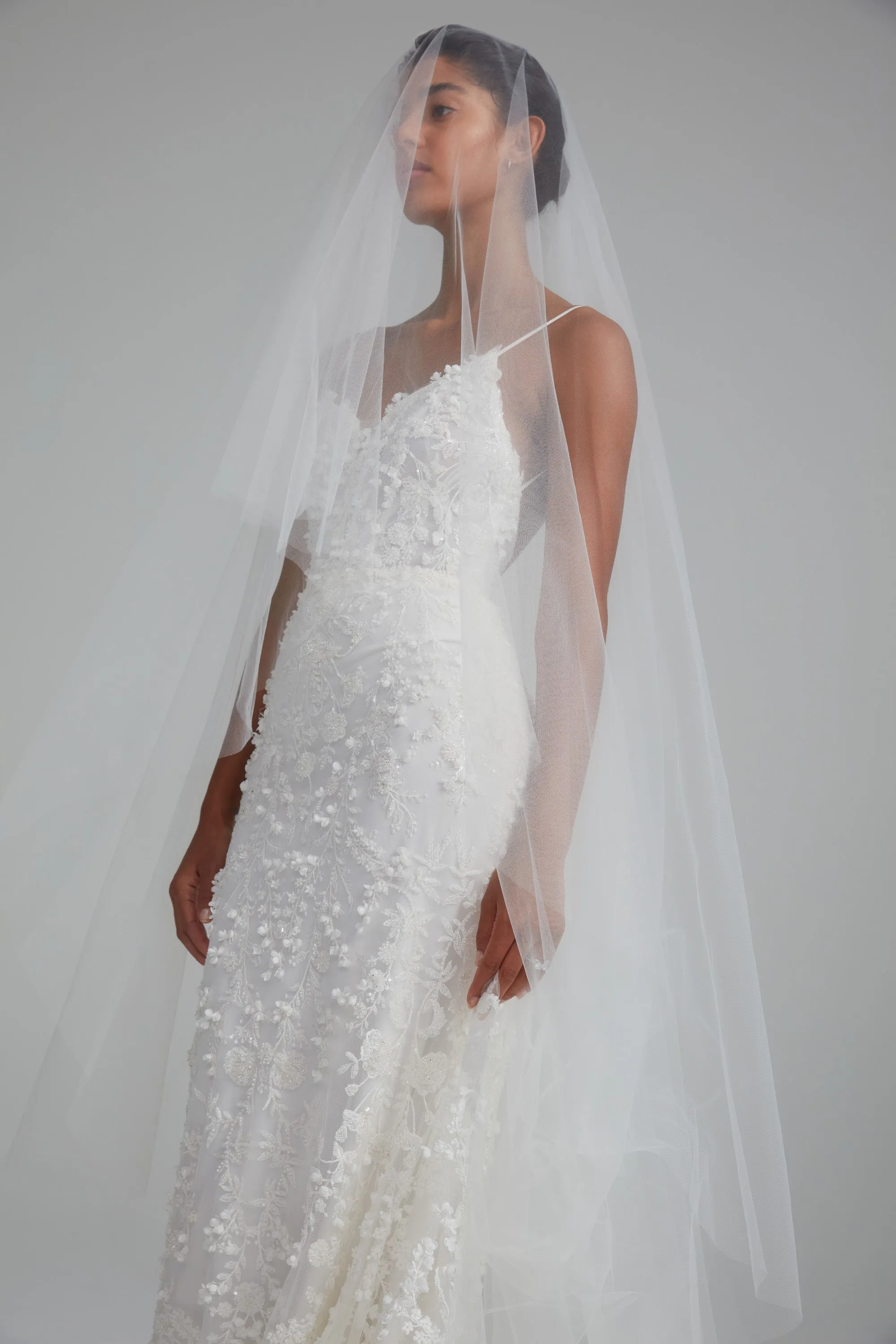 AVA846 - Embellished cathedral veil