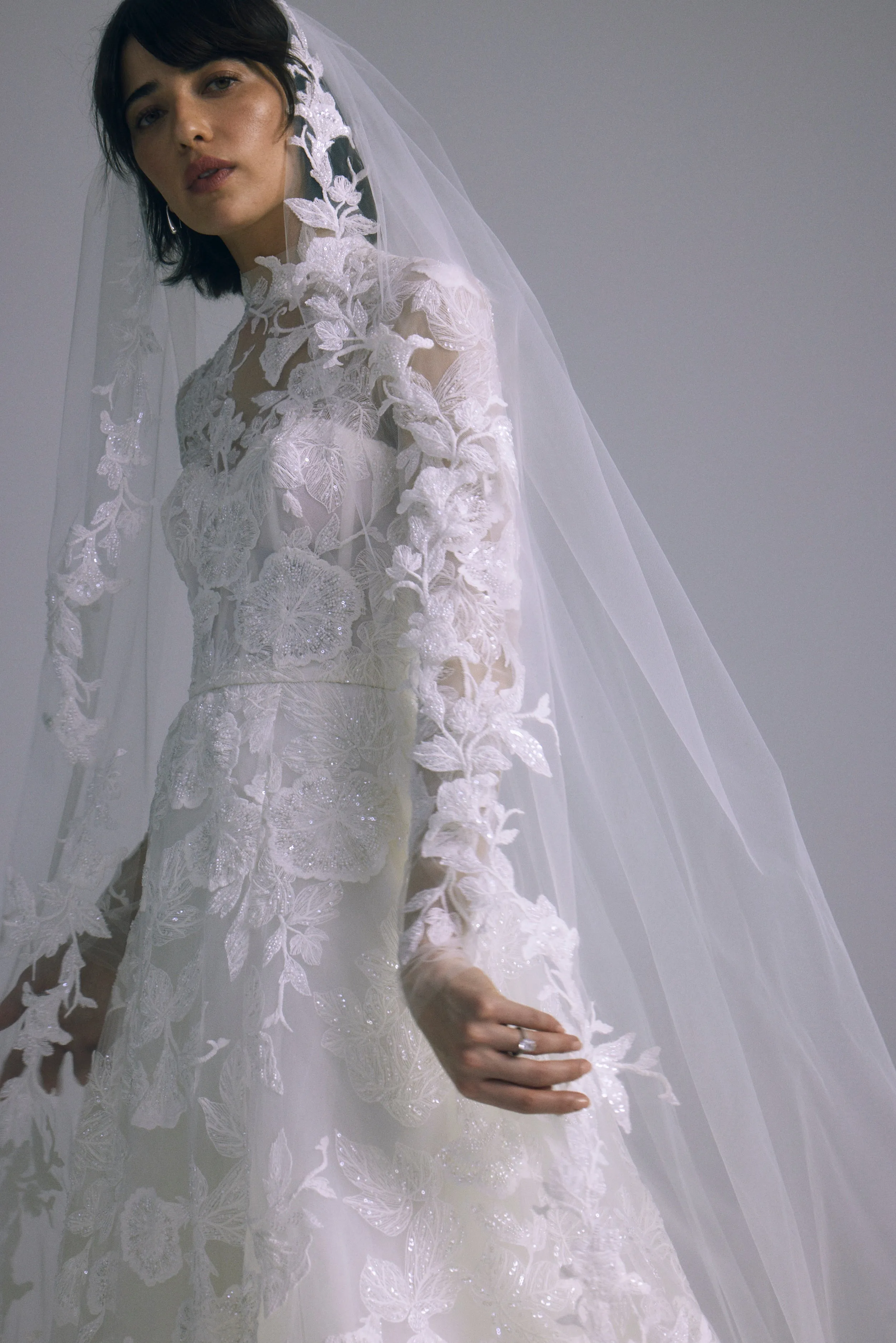 AVA855 - Embellished Cathedral Veil