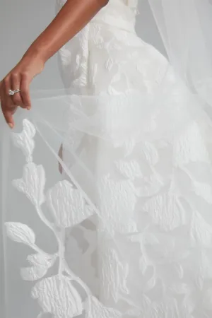 AVM755 - Floral jacquard cathedral veil AVM755 - Floral jacquard cathedral veil