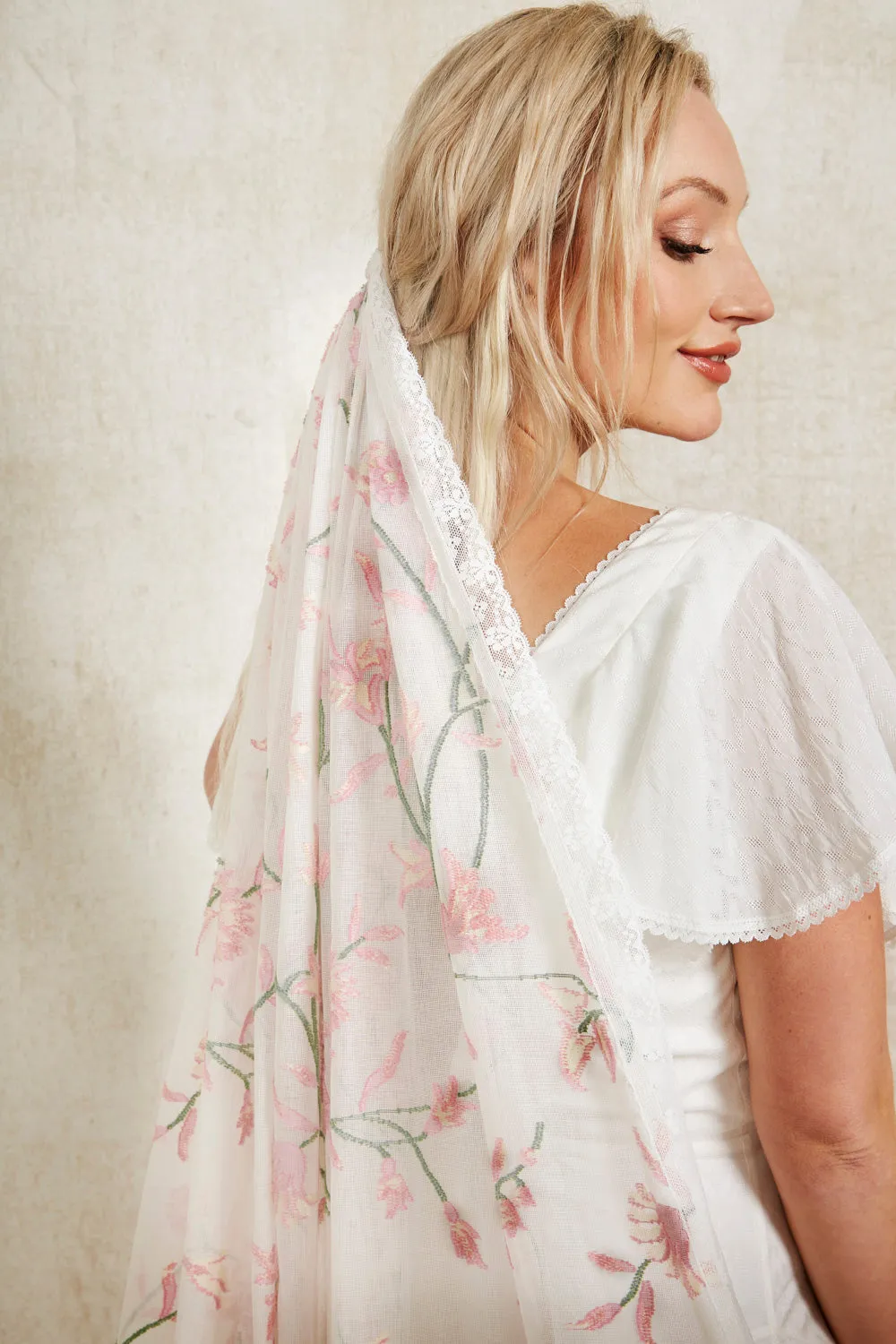 Carly veil