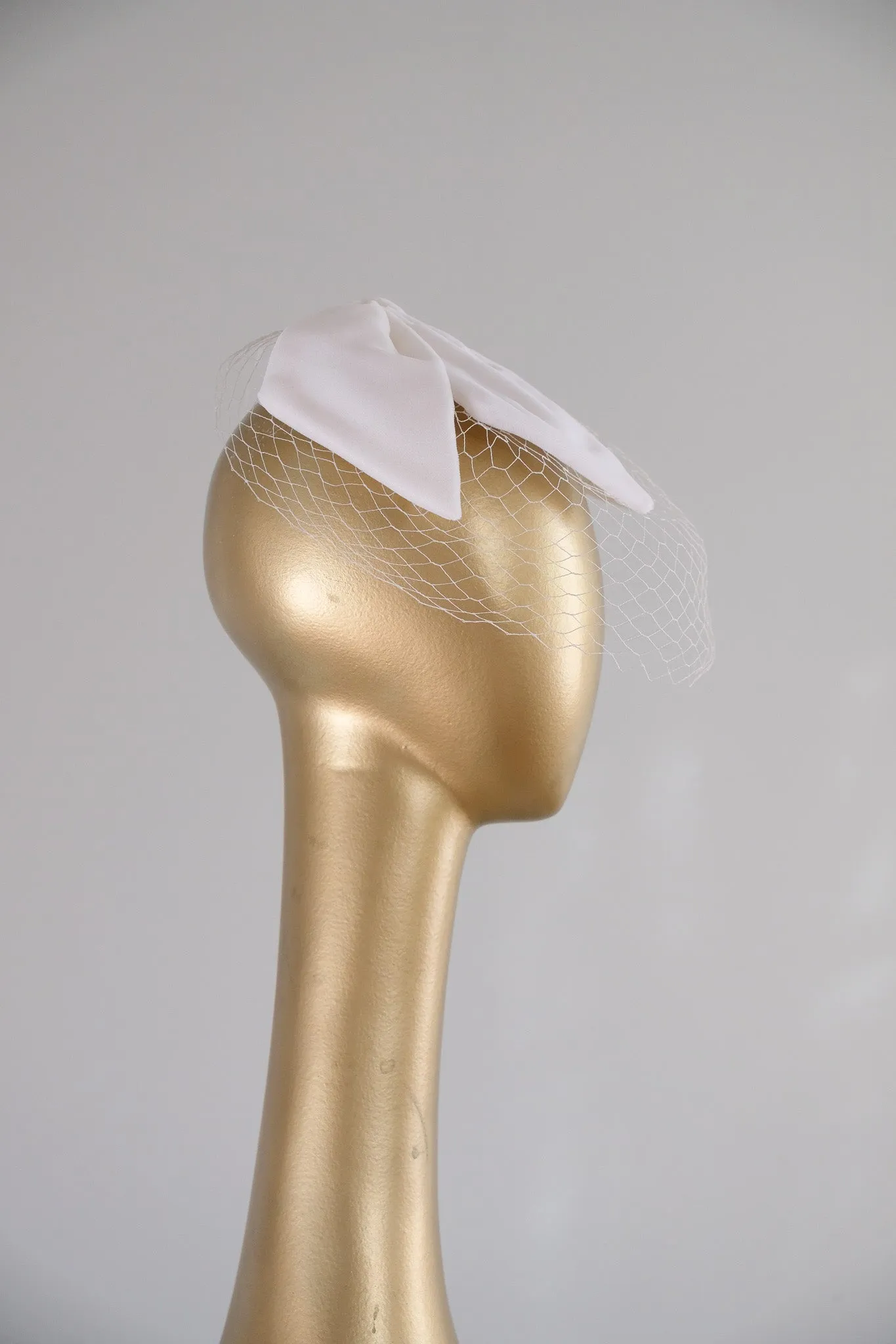 Chic 1960's Big Velvet Bow Birdcage Wedding Veil Headpiece / OS