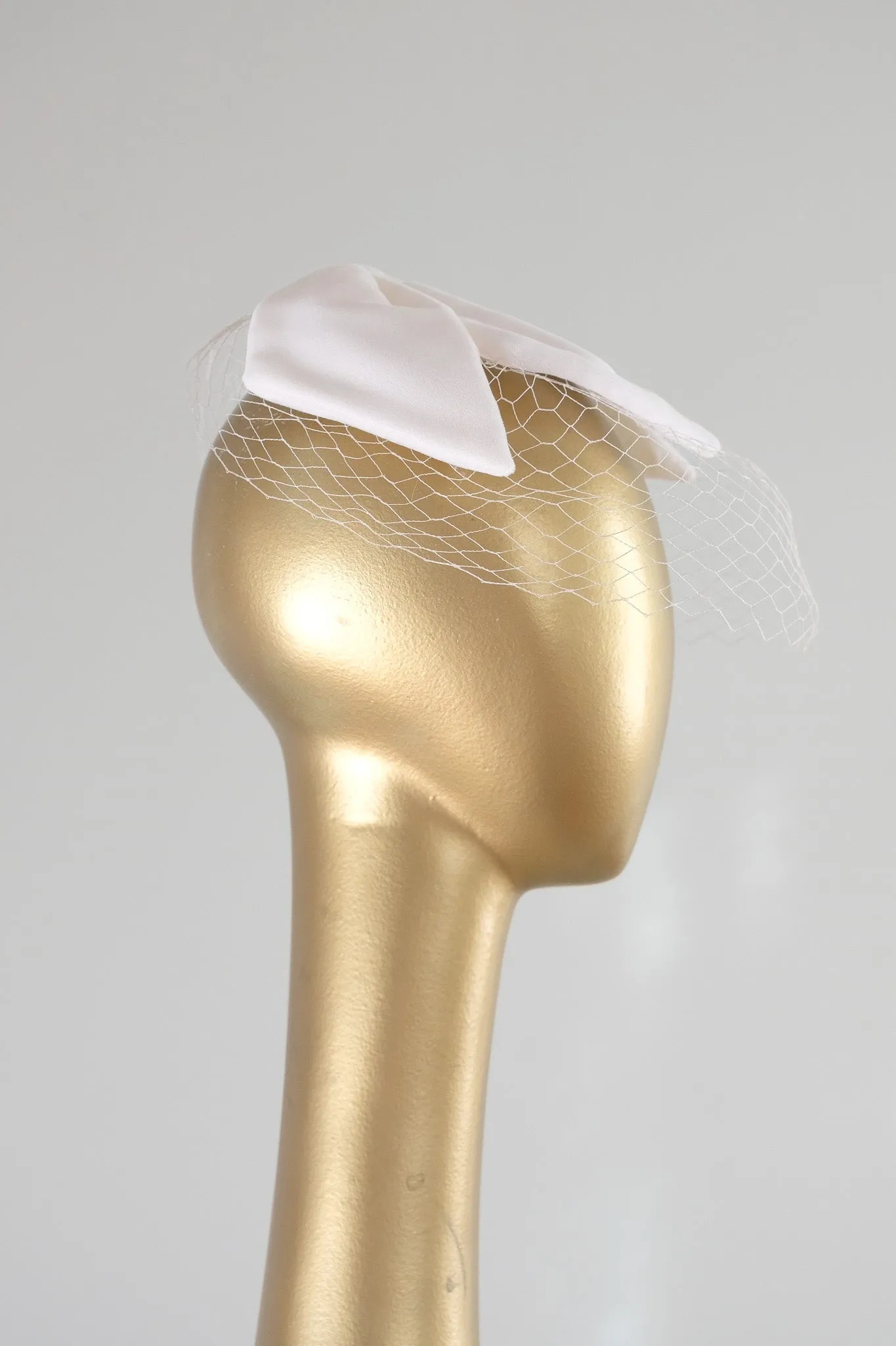 Chic 1960's Big Velvet Bow Birdcage Wedding Veil Headpiece / OS