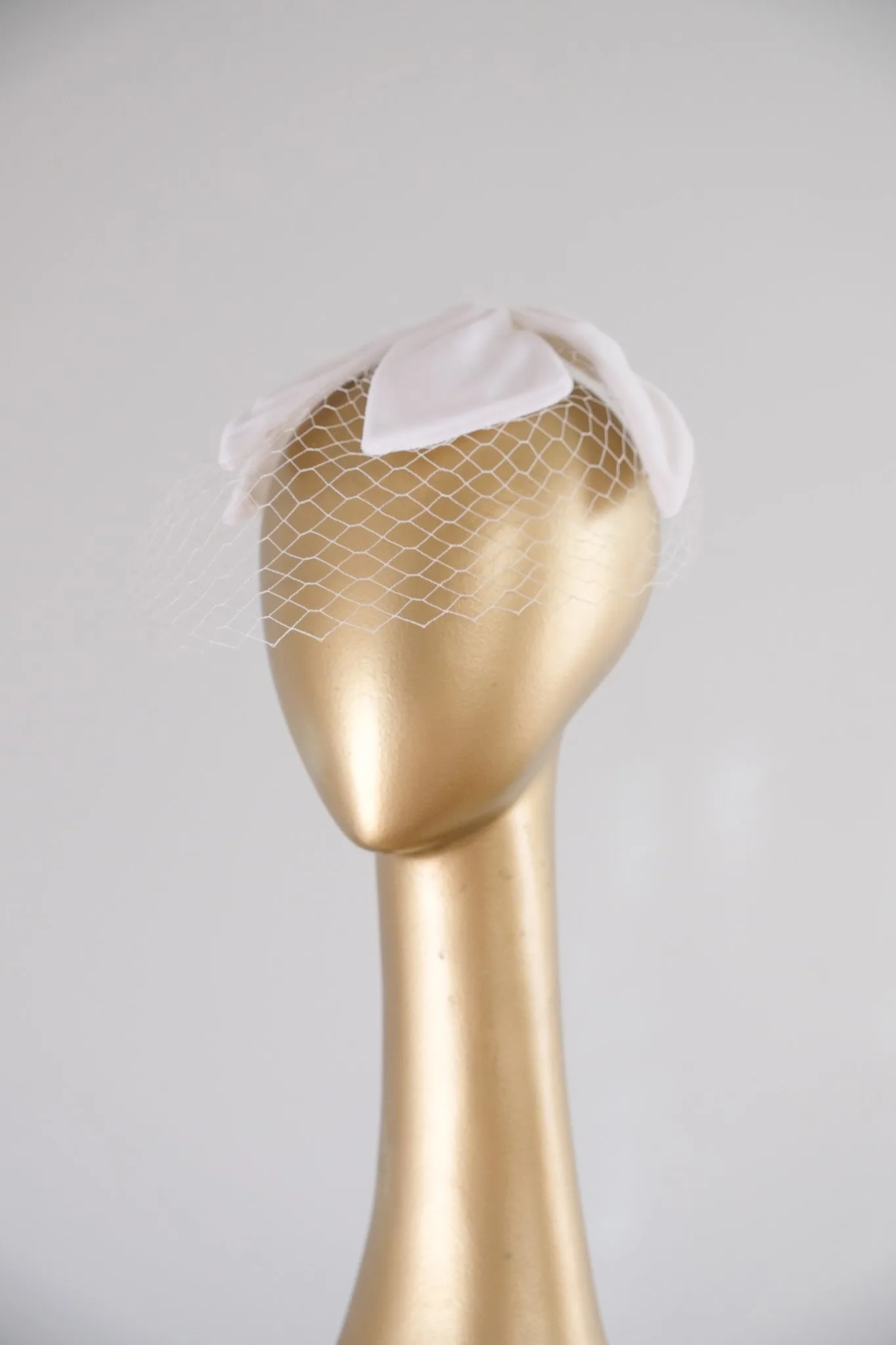 Chic 1960's Big Velvet Bow Birdcage Wedding Veil Headpiece / OS