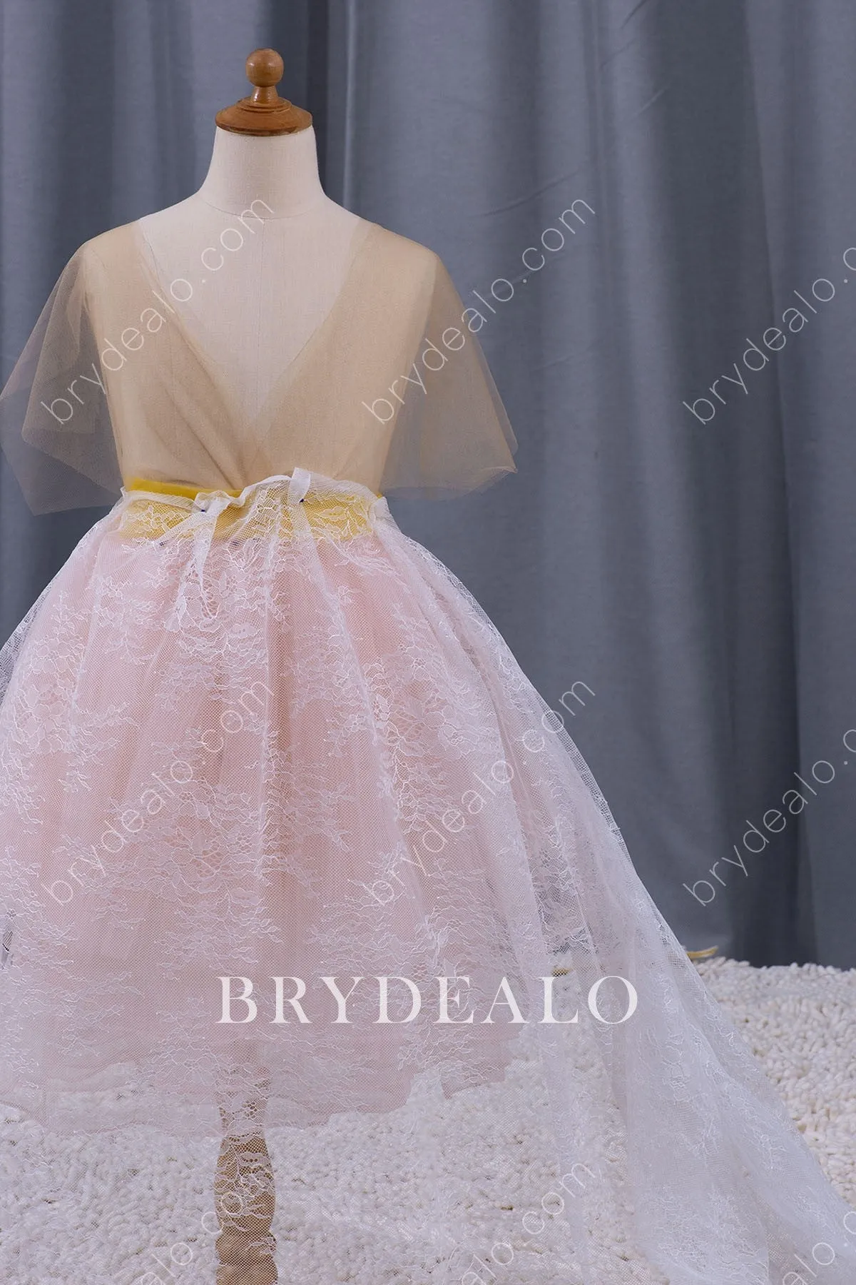Delicate Botanic Bridal Lace Fabric for Wholesale