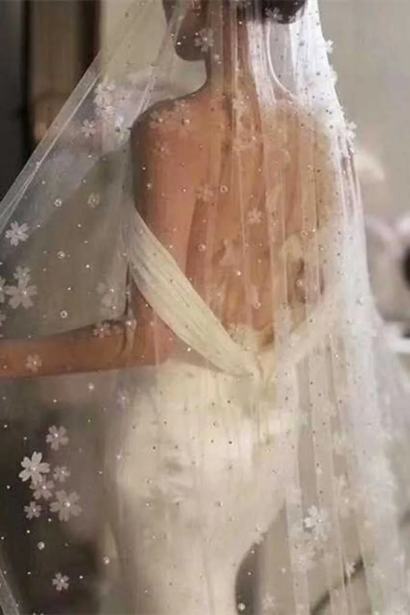 Dreamy Mesh Flower & Pearl Long Bridal Veil