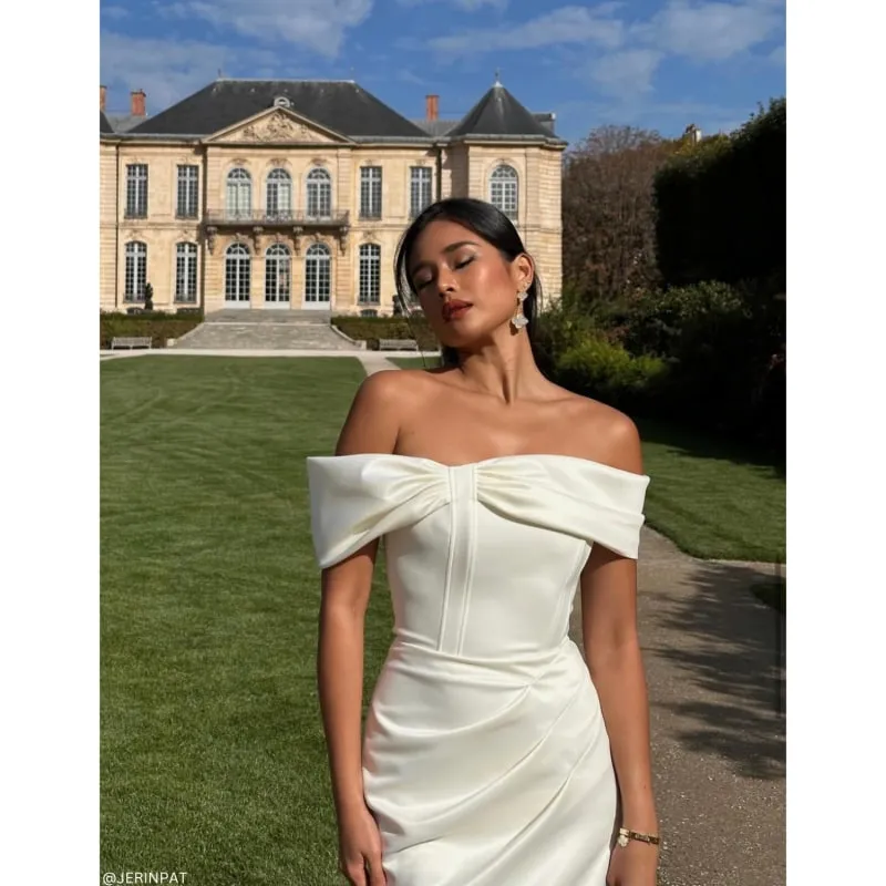 Elegant Short Wedding Dress Women Open Back Off The Shoulder Strapless Pleat Satin Bridal Gown Above Knee Vestido De Noiva