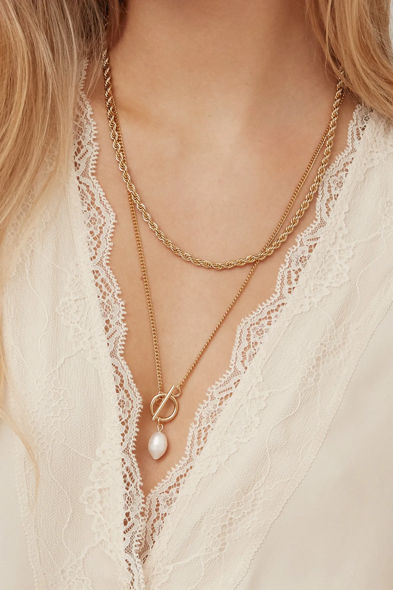 Freshwater Necklace - Gold