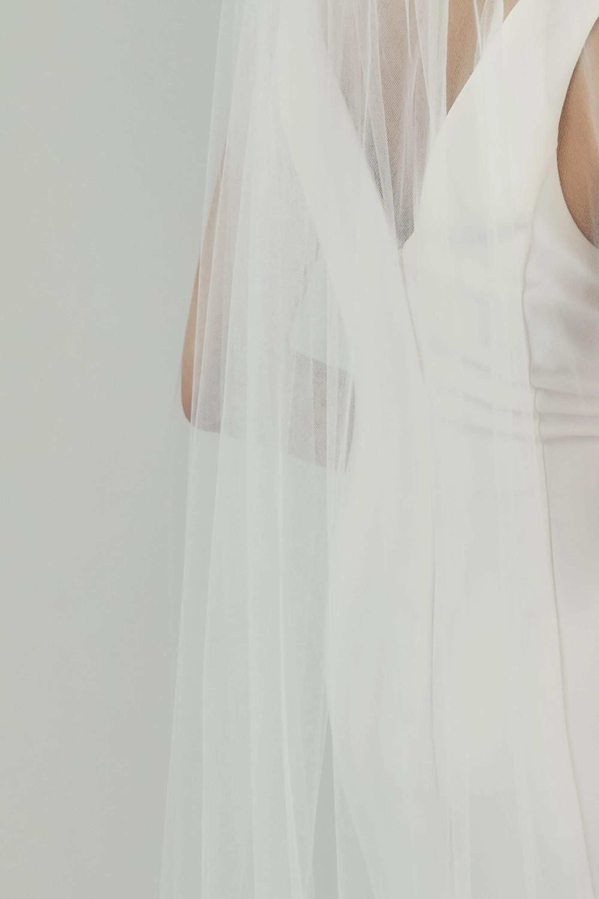 H515 - Cathedral length veil