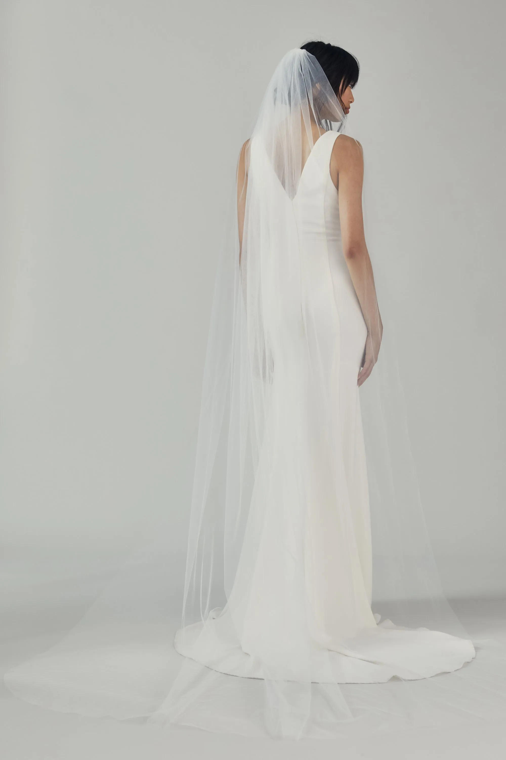 H515 - Cathedral length veil