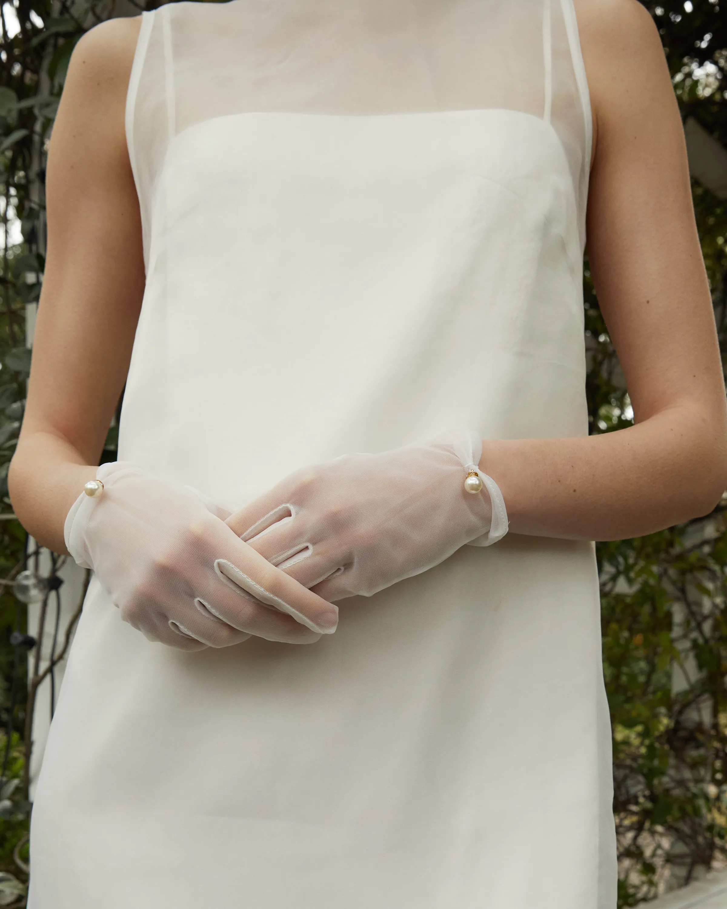 Pearl Accent Short Bridal Gloves