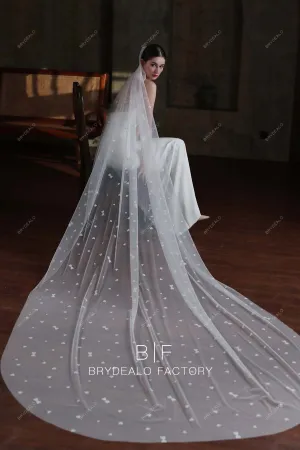 Romantic Heart-shaped Accent Cathedral Length Bridal Veil