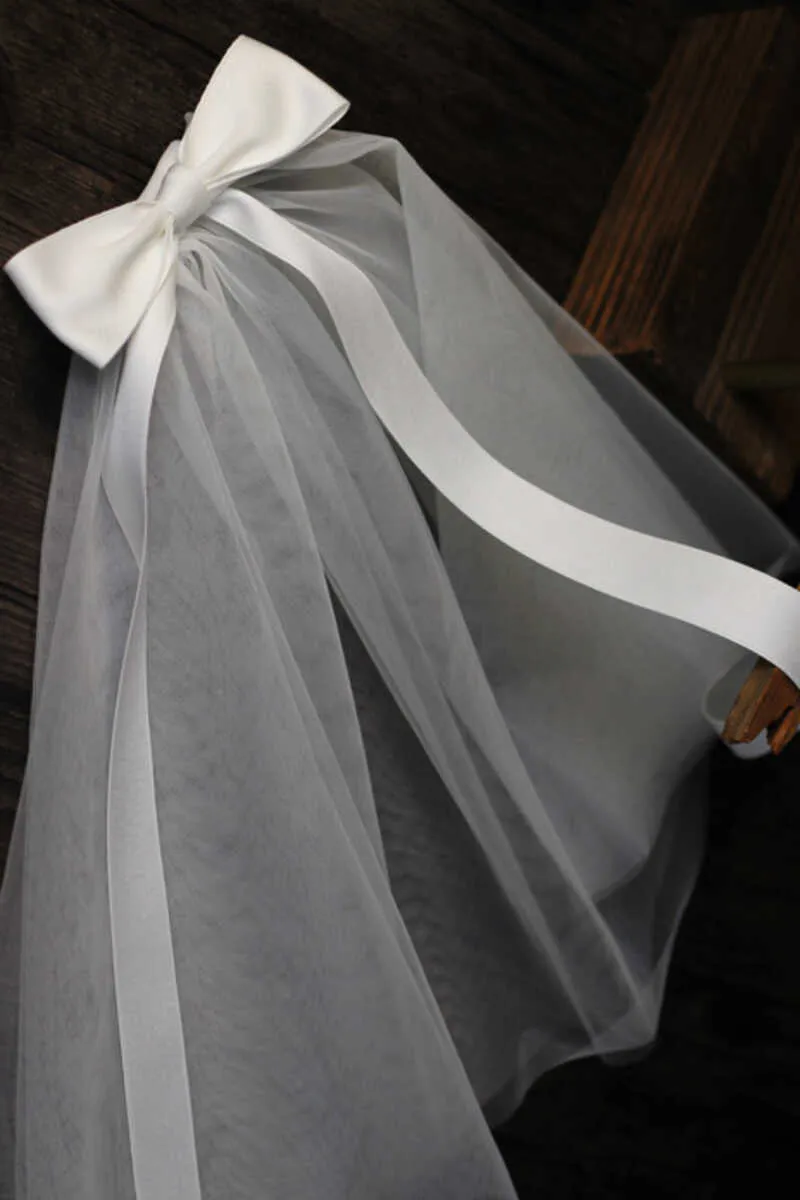Simple White Mesh Bridal Veil with Bow