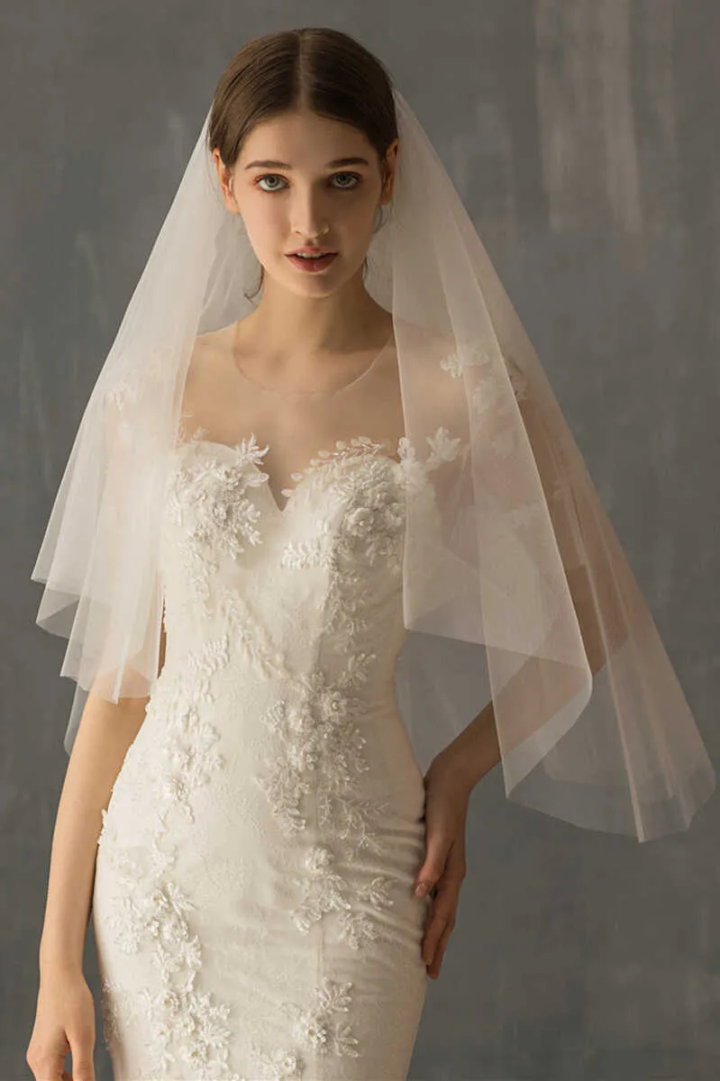 Simple White Mesh Bridal Veil with Hair Comb