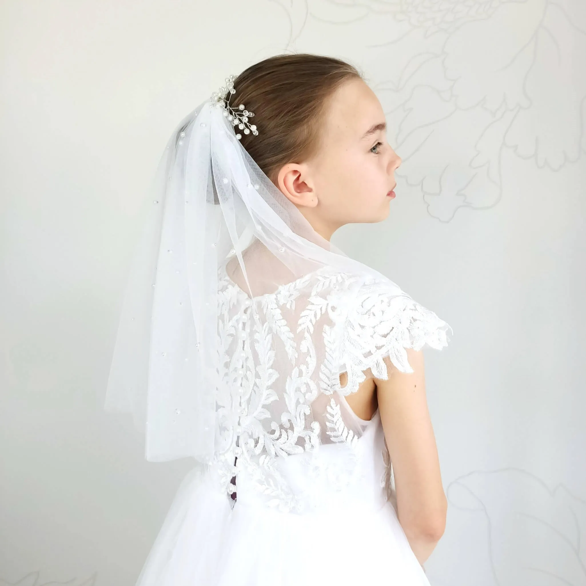 Veil decorated with beads
