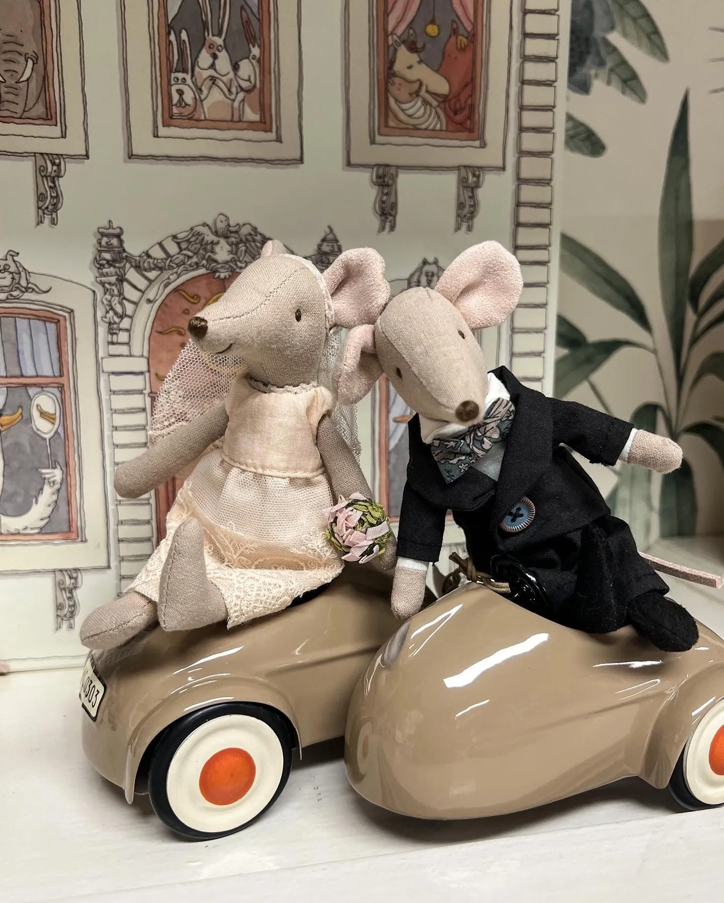 Wedding Mice Couple in Box